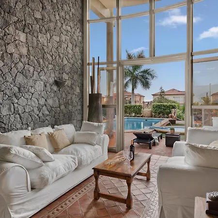 Karat Kanaria Villa *