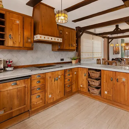 Karat Kanaria Villa *