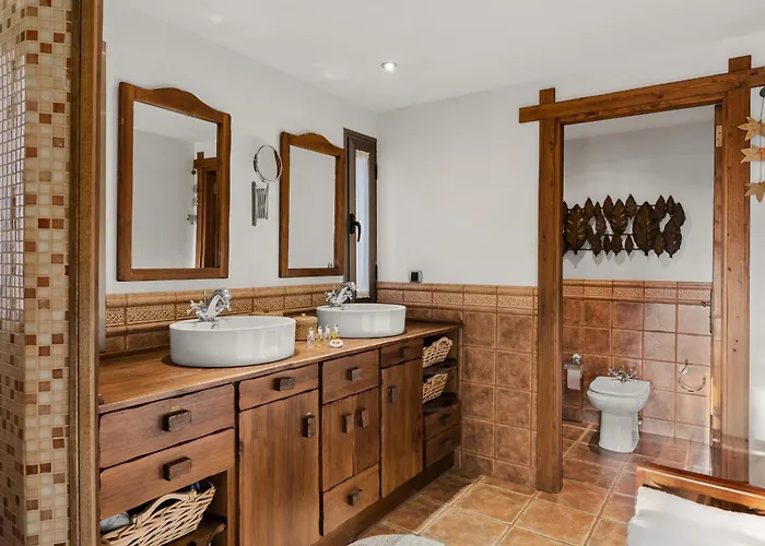 Karat Kanaria فيلة